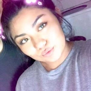 Meet your Posher, Leticia
